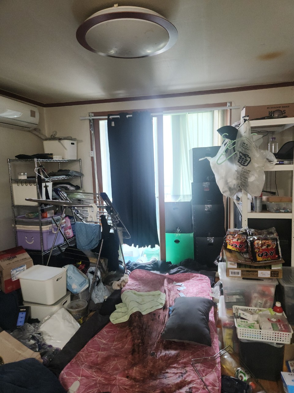 양산 폐업폐기물처리 작업 전 폐기물 현장 사진 1