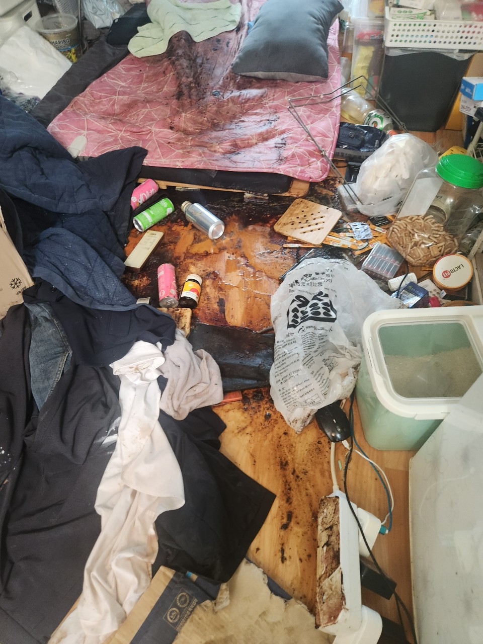 거제 가정폐기물처리 작업 전 폐기물 현장 사진 1