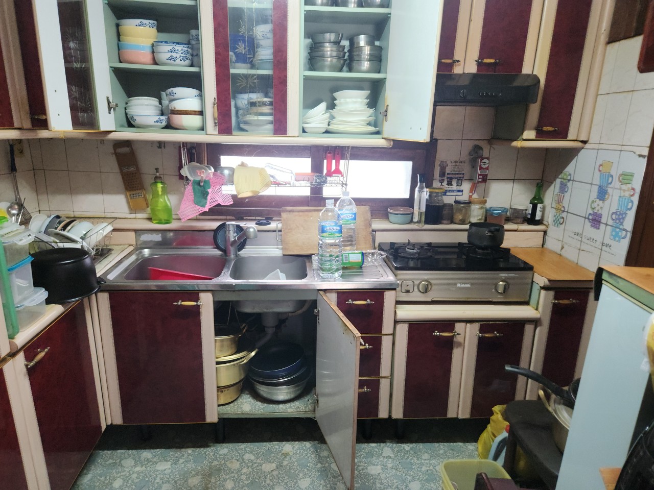 거창 폐업폐기물처리 작업 전 폐기물 현장 사진 1