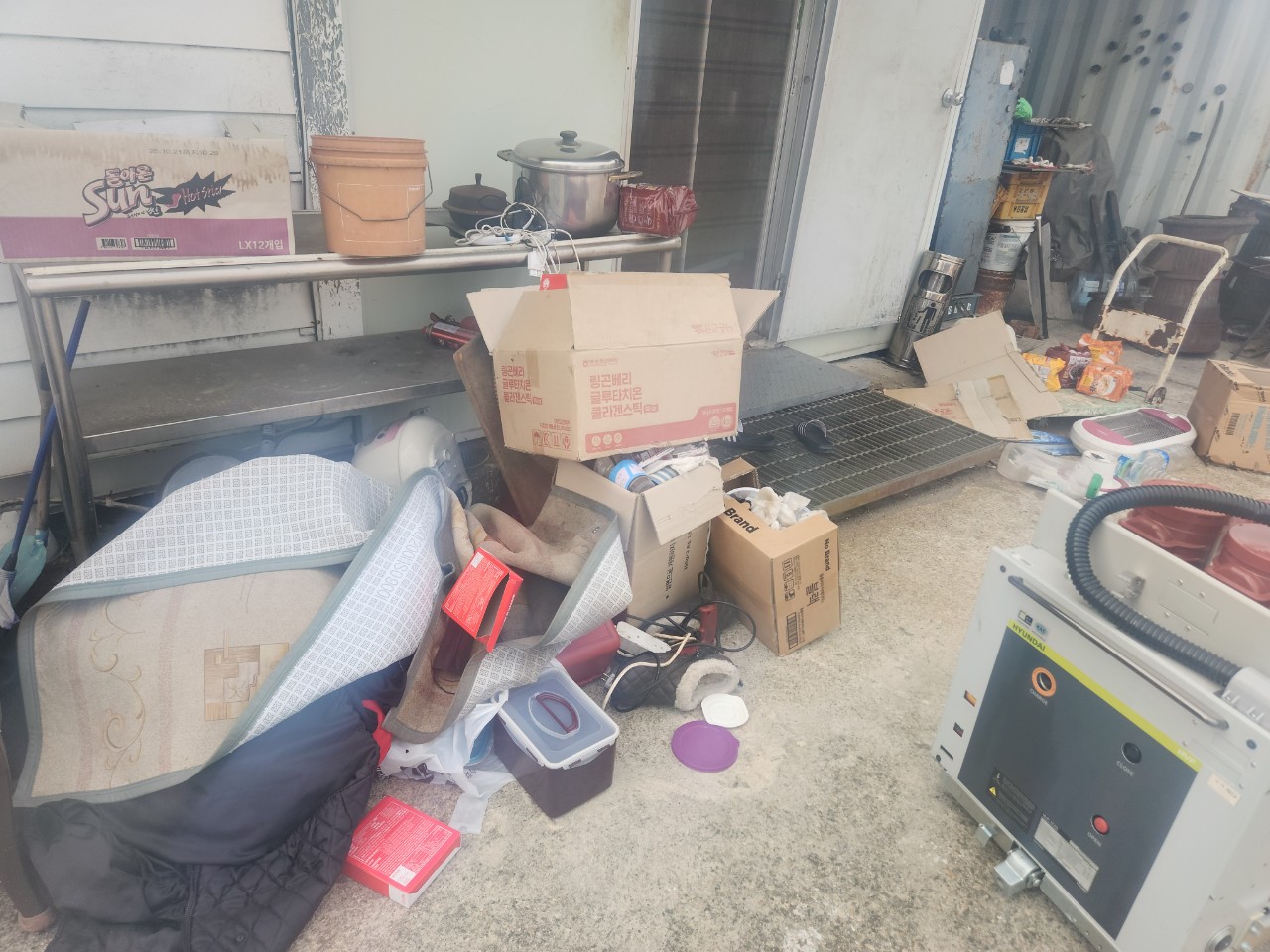 울산 가정폐기물처리 작업 전 폐기물 현장 사진 1