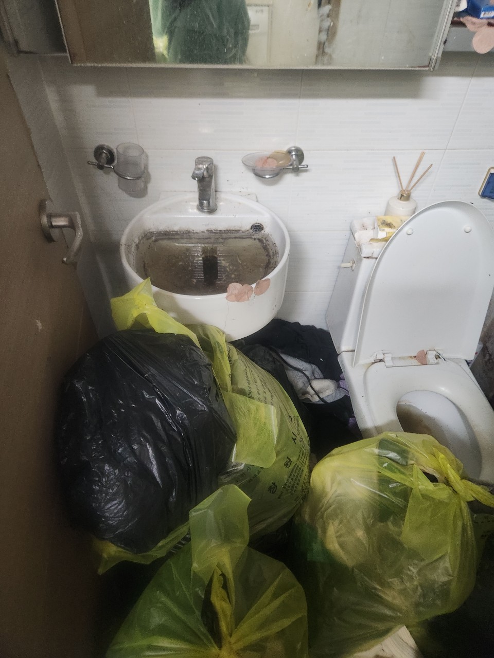 하동 가정폐기물처리 작업 전 폐기물 현장 사진 2
