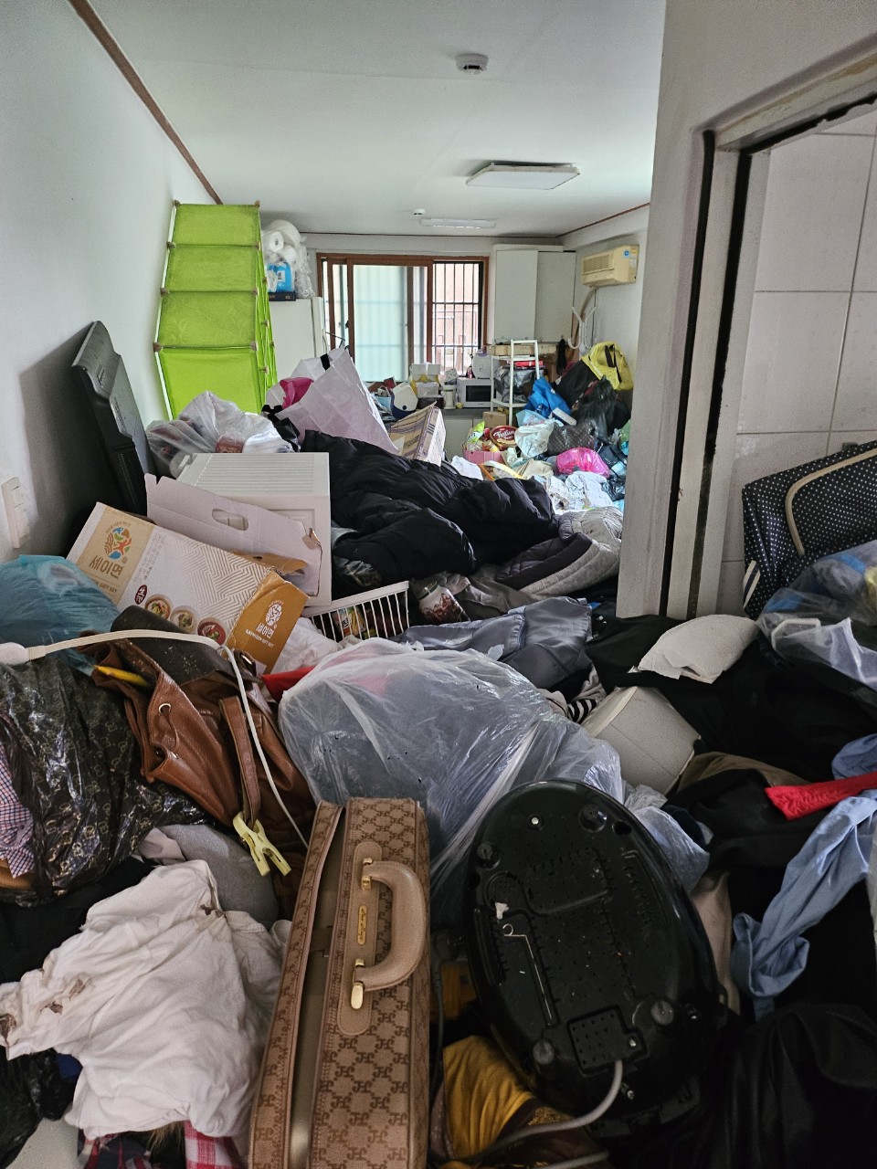 부산 사하구 이사폐기물처리 작업 전 폐기물 현장 사진 2